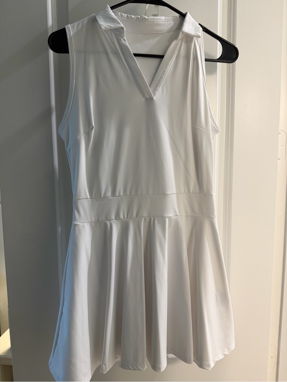 Sleeveless White Polo Dress - Classic Collared Fit